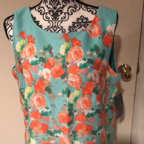 Dress - Picture 2 of 7